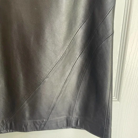 Emanuel Ungaro Leather Flat Front Skirt Side Zipper Black Women's Size 8 NWOT